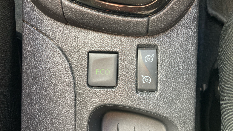 Renault Clio 0.9 TCE 90 Iconic 5dr Petrol Hatchback